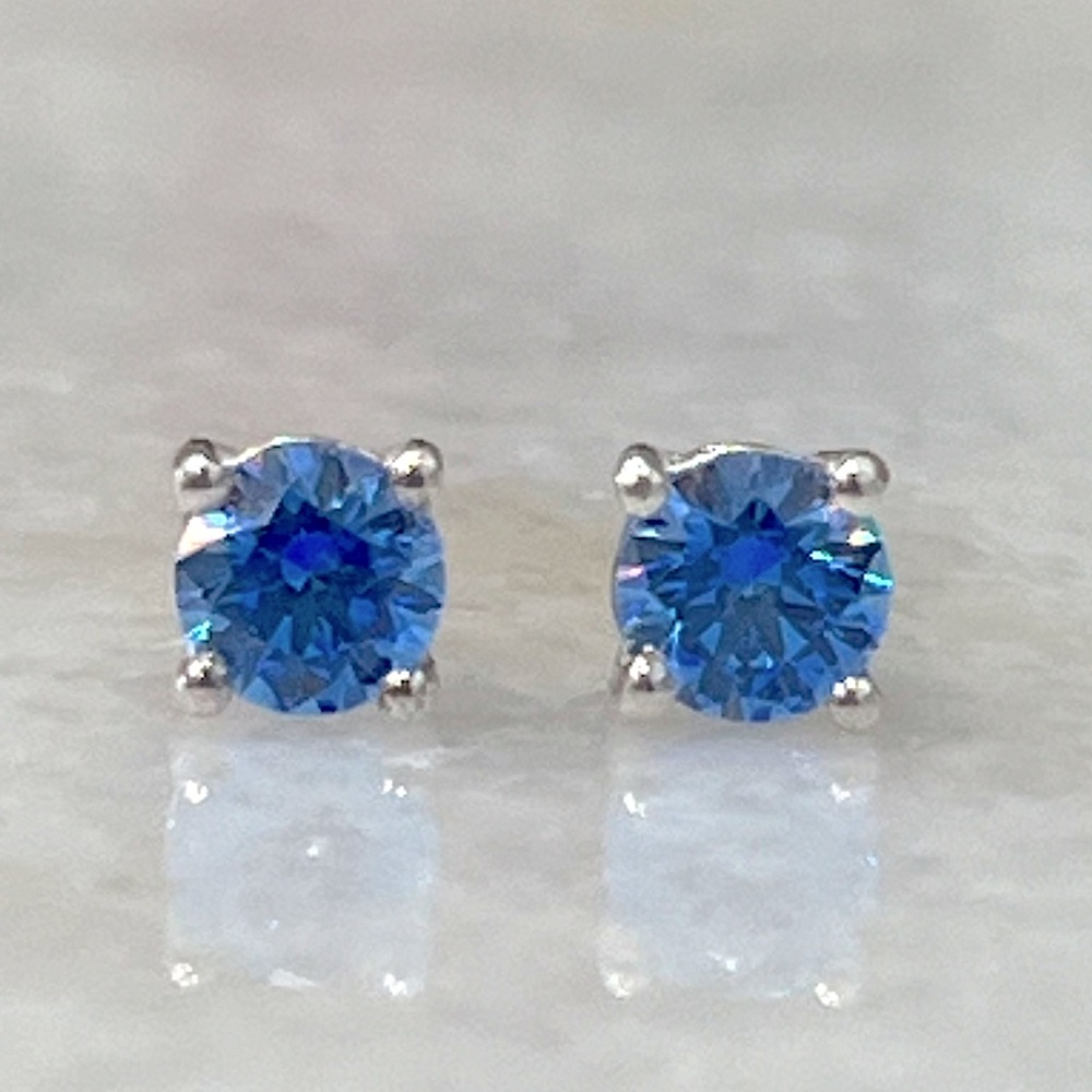 SWAROVSKI Zirconia Arctic Blue Sterling Silver Stud Earrings and Solitaire Ring - Picture 10 of 14